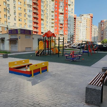 Luxapartment Kiev Esterno foto